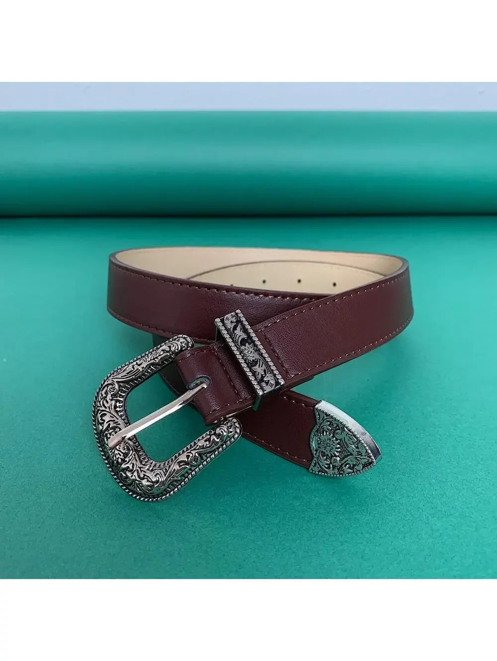 American Western vintage style brown belt. 41 inches length. 1 inch width
